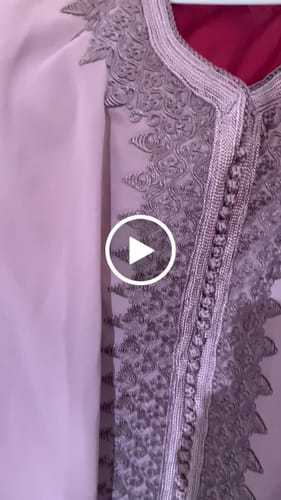 Customer video review of Muna