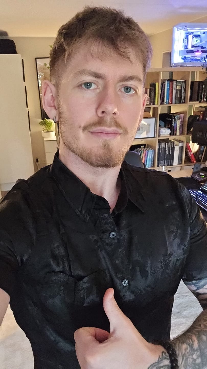 Customer photo review of Men's Casual Jacquard Silk Satin Floral Pocket Short Sleeve Shirt