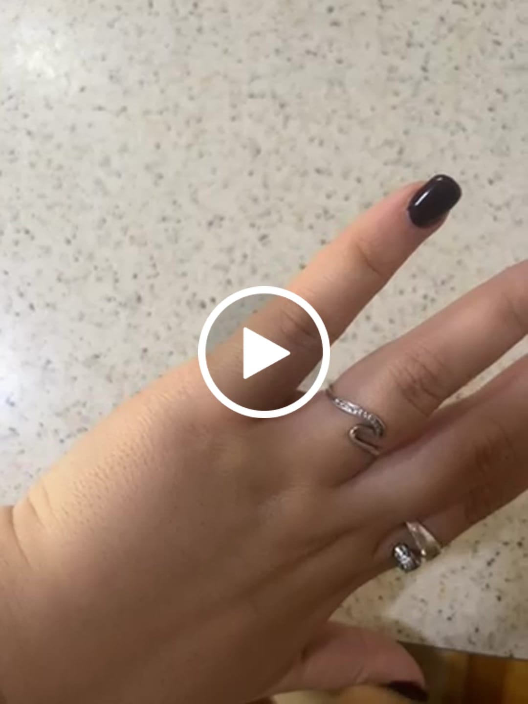 Customer video review of Anillo Lahar Wave