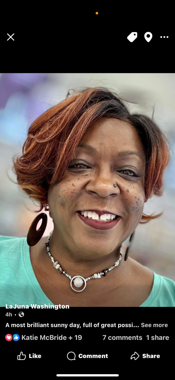 Customer photo review of Sensationnel Butta Chic Bob Glueless 5" Deep Part HD Lace Front Wig - BOB UNIT 1