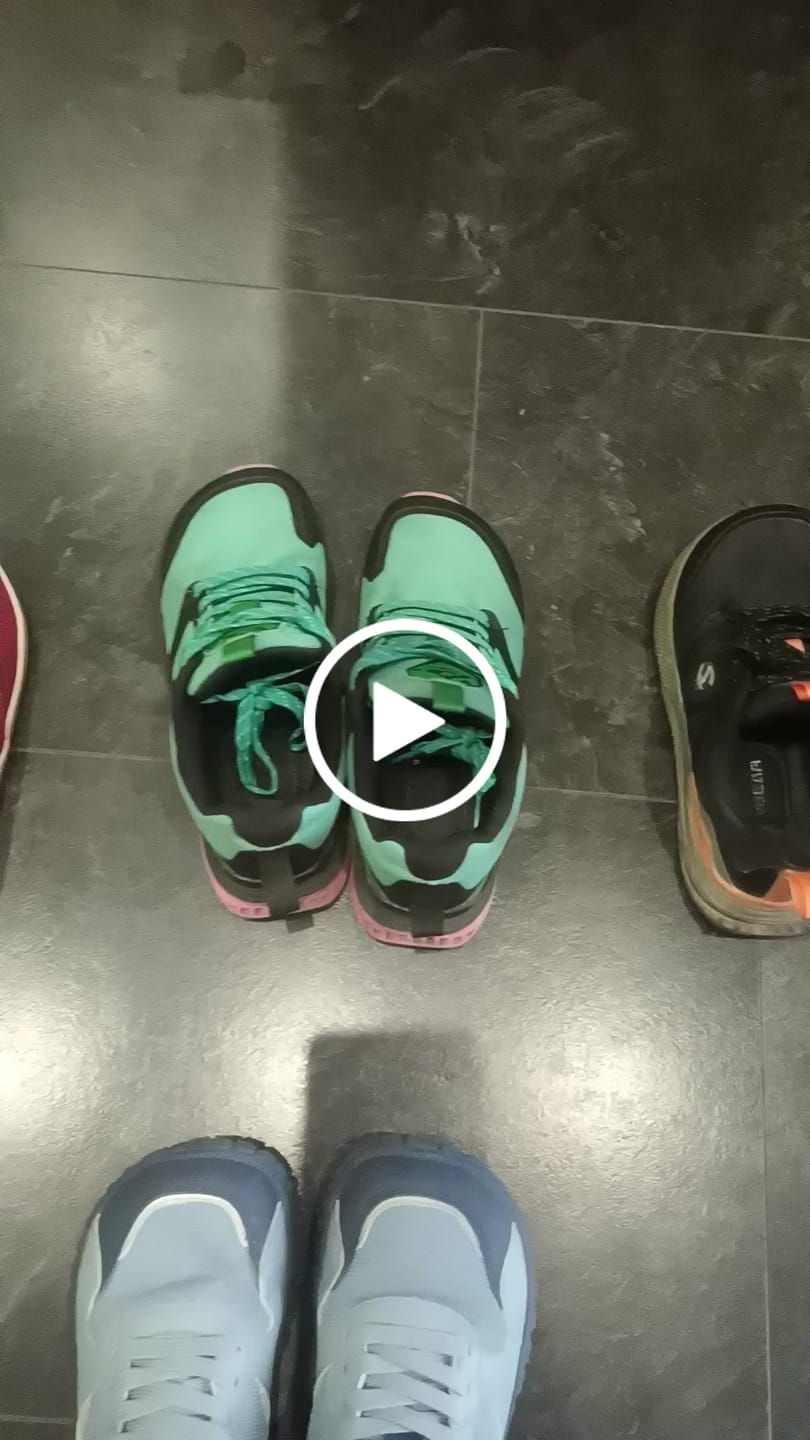 Customer video review of Vale - Zapatos De Punta Ancha