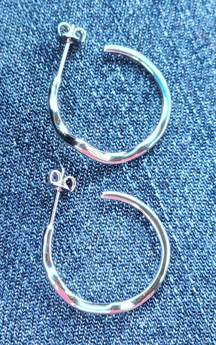 Customer photo review of Serena 18k White Gold Plated 22mm Wavy Hoop Earrings