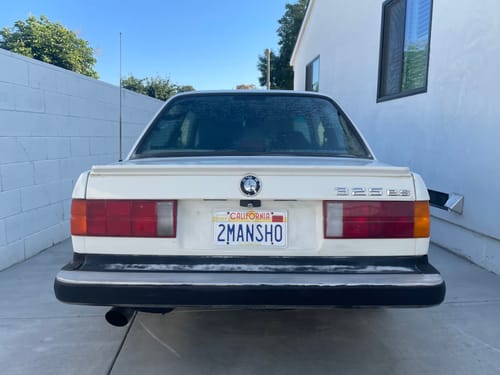 Customer photo review of 1985 CALIFORNIA THE GOLDEN STATE LICENSE PLATE 6"x12" (156.5mm x 305mm)