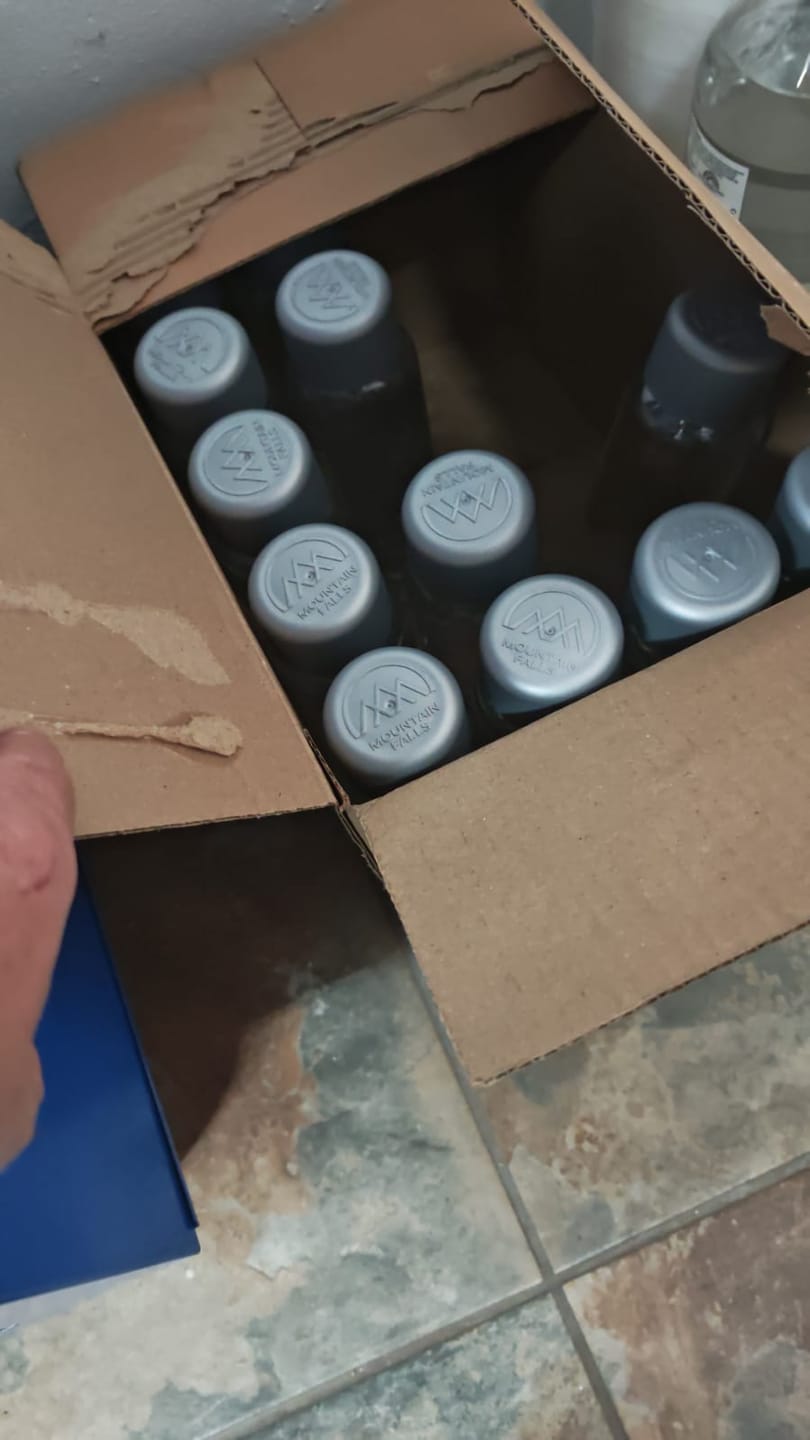 Customer photo review of 500ml Sparkling Mineral Water