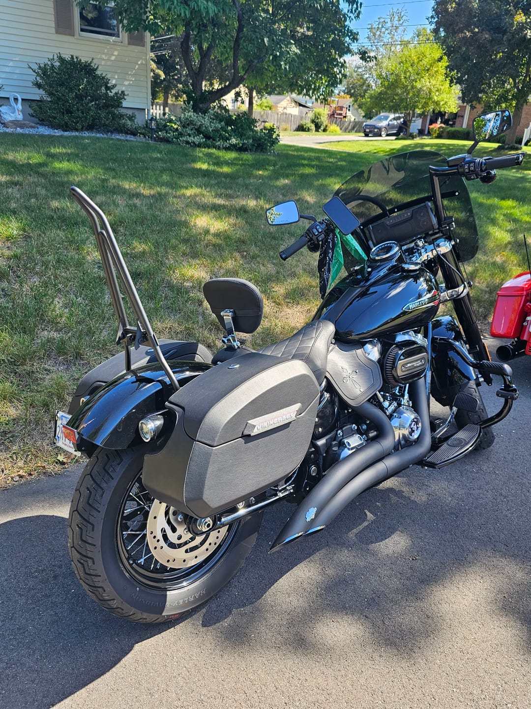 Customer photo review of 32L - Darkin Large Quick Mount Leather Wrapped Hard Saddlebags for Harley Softail Slim FLSL