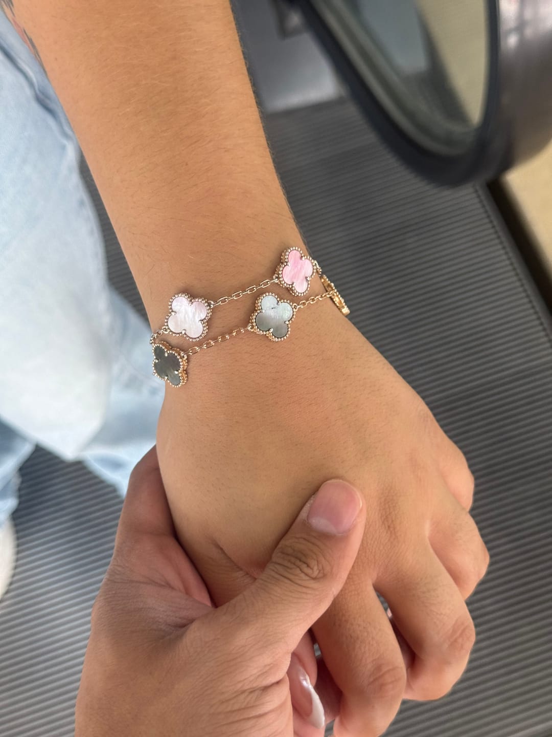 Customer photo review of Pulsera VCA 5 motif