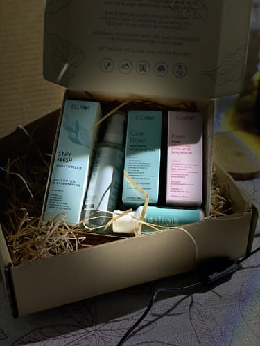 Customer photo review of Stay Fresh Moisturizer Controls Oil and Brightens