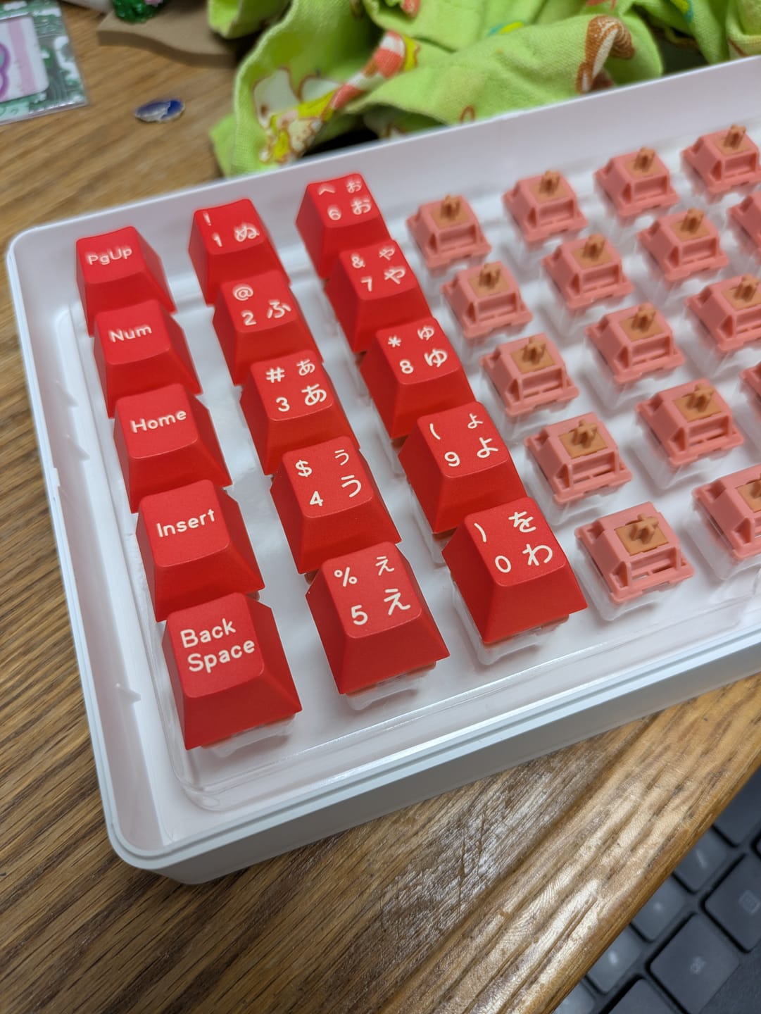 Customer photo review of TUT YAKEYLT CHERRY PROFILE KEYCAPS SET R2