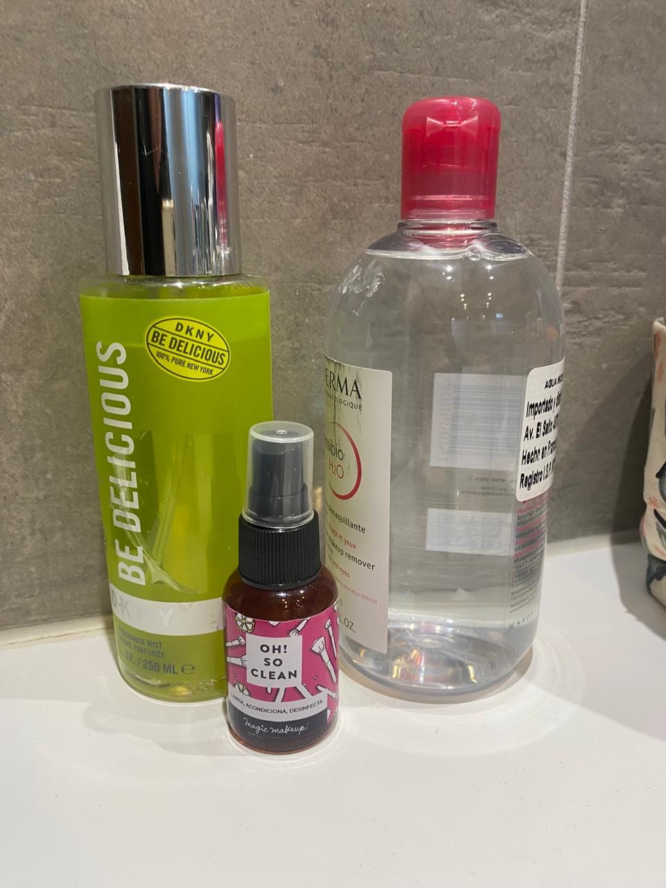 Customer photo review of ✭OH! SO CLEAN✭ limpiador instantáneo de brochas- TRAVEL SIZE