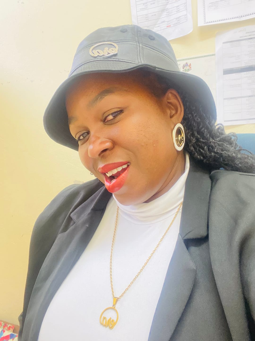 Customer photo review of Black Billy Bucket Hat