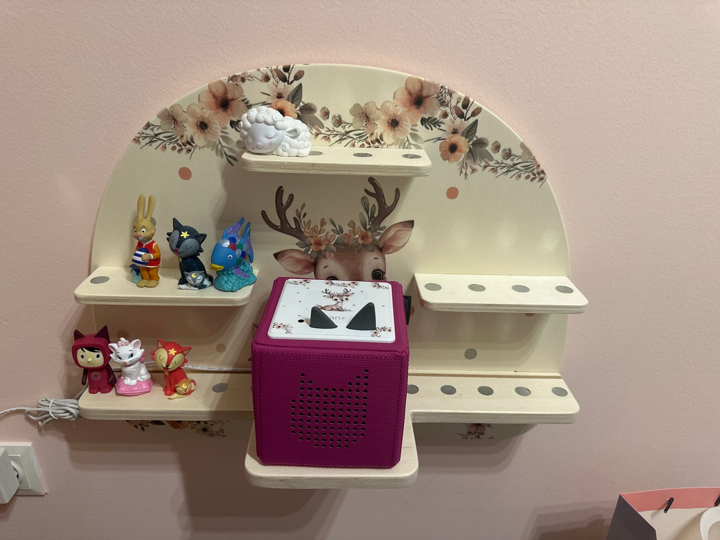 Customer photo review of Tonie Regal aus Holz, Toniebox Regal personalisiert Reh