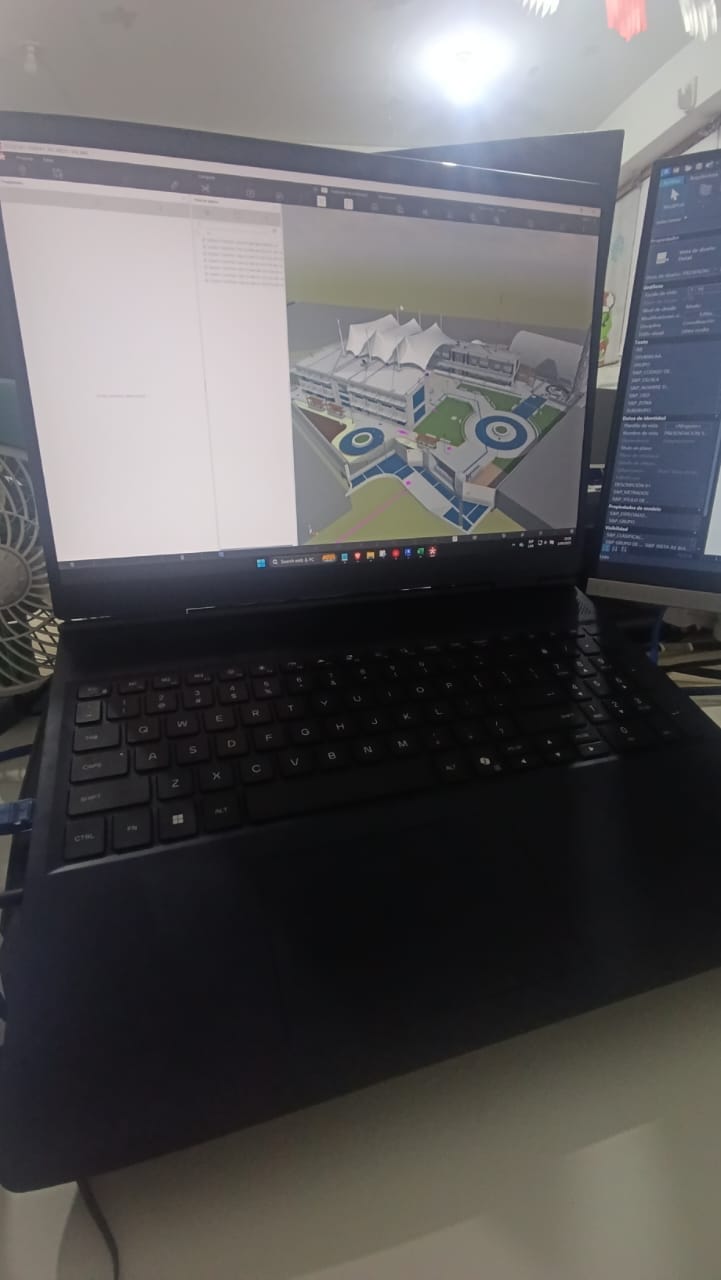 Customer photo review of Laptop Dell AlienWare 16 Aurora Intel Core 7 240H Ram 32GB Disco 1TB SSD Video Nvidia RTX 5060 8GB 16" WQXGA Windows 11 (LAC16250-7568BLU-PUS)
