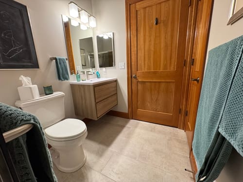 Customer photo review of Saggia Floating Vanity (24"-84")