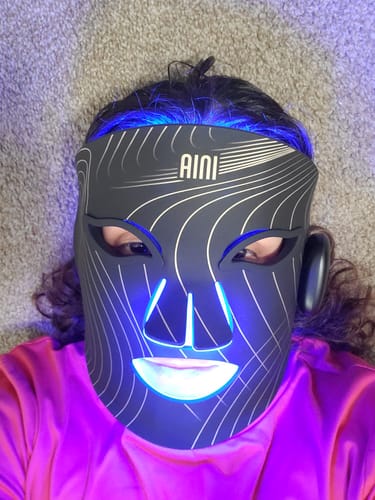 Customer photo review of INIA GLOW Wireless Red Light Therapy Mask