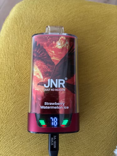 Customer photo review of JNR - Falcon Pro - 28000 Bouffées - 2% de nicotine - Puff Jetable / Vape Disposable