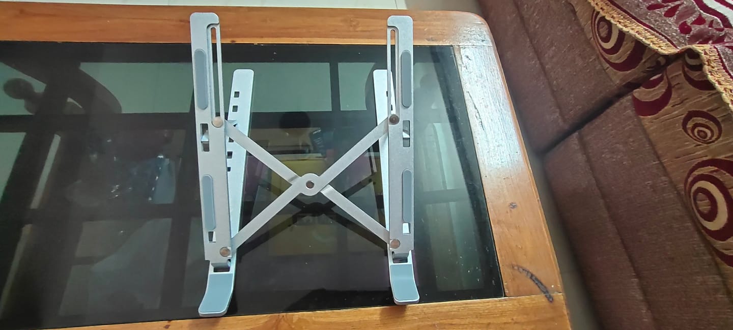 Customer photo review of Aluminum Adjustable Laptop Stand
