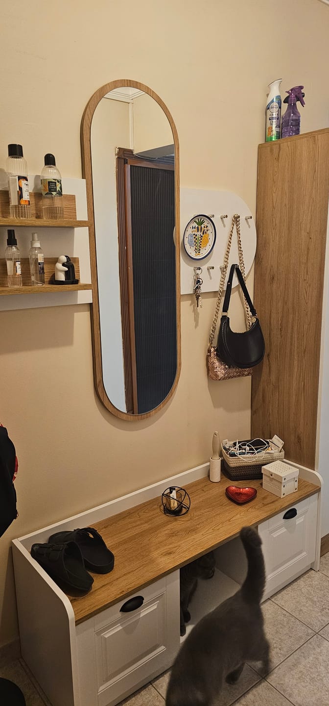 Customer photo review of Rani EE101 Aynalı Vestiyer Modern Portmanto Duvar Askısı Ayakkabılık Renk: Beyaz - S. Ceviz