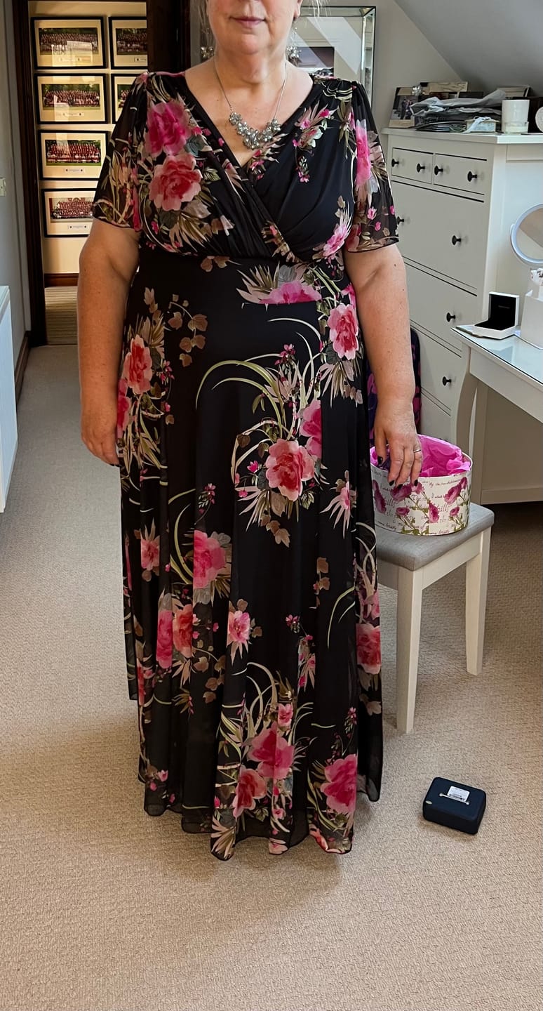 Customer photo review of Isabelle Black Pink Red Float Sleeve Maxi Dress