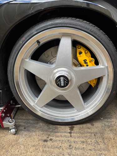 Customer photo review of VT-VZ AP-Racing 6POTS Front & 4POTS Rear Full Big Brake Kit- Straight Bolt on