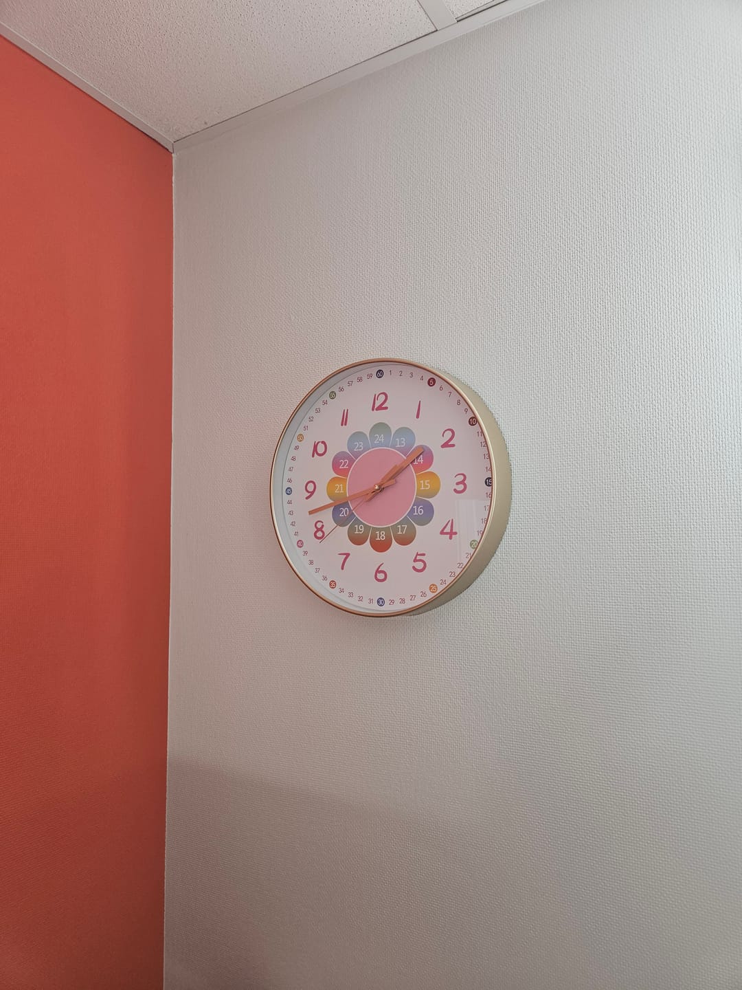 Customer photo review of Horloge Murale Vintage Années 90 Design