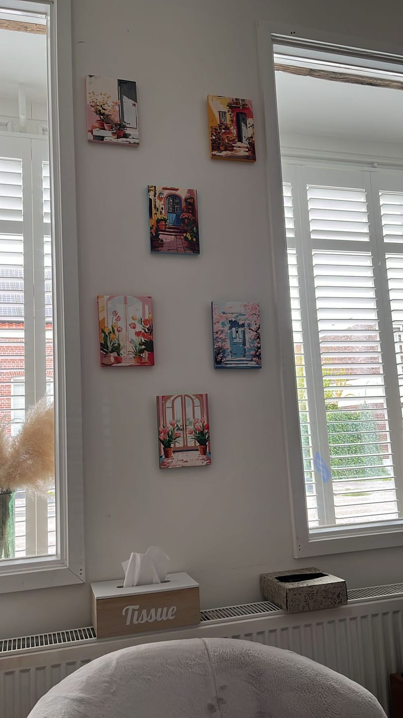 Customer photo review of 6 Mini Paintings | Kleurrijke deuren set