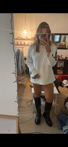 Customer photo review of LONGSLEEVE T-SHIRT WHITE