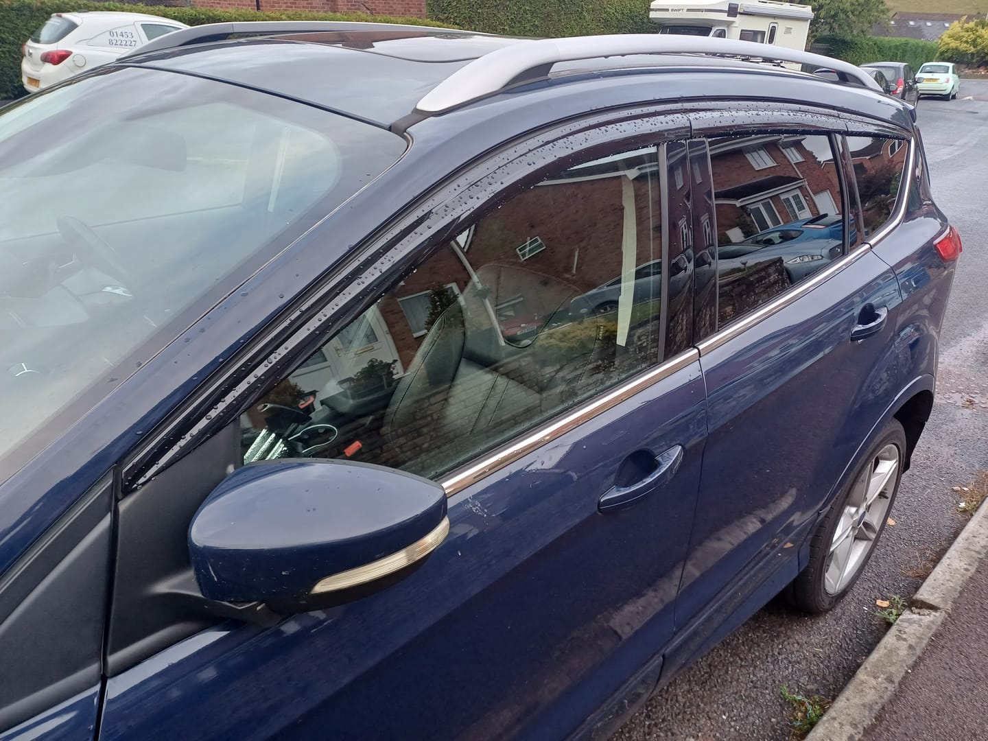 Customer photo review of Auto Clover Wind Deflectors Set for Ford Kuga 2012 - 2019 (6 pieces)