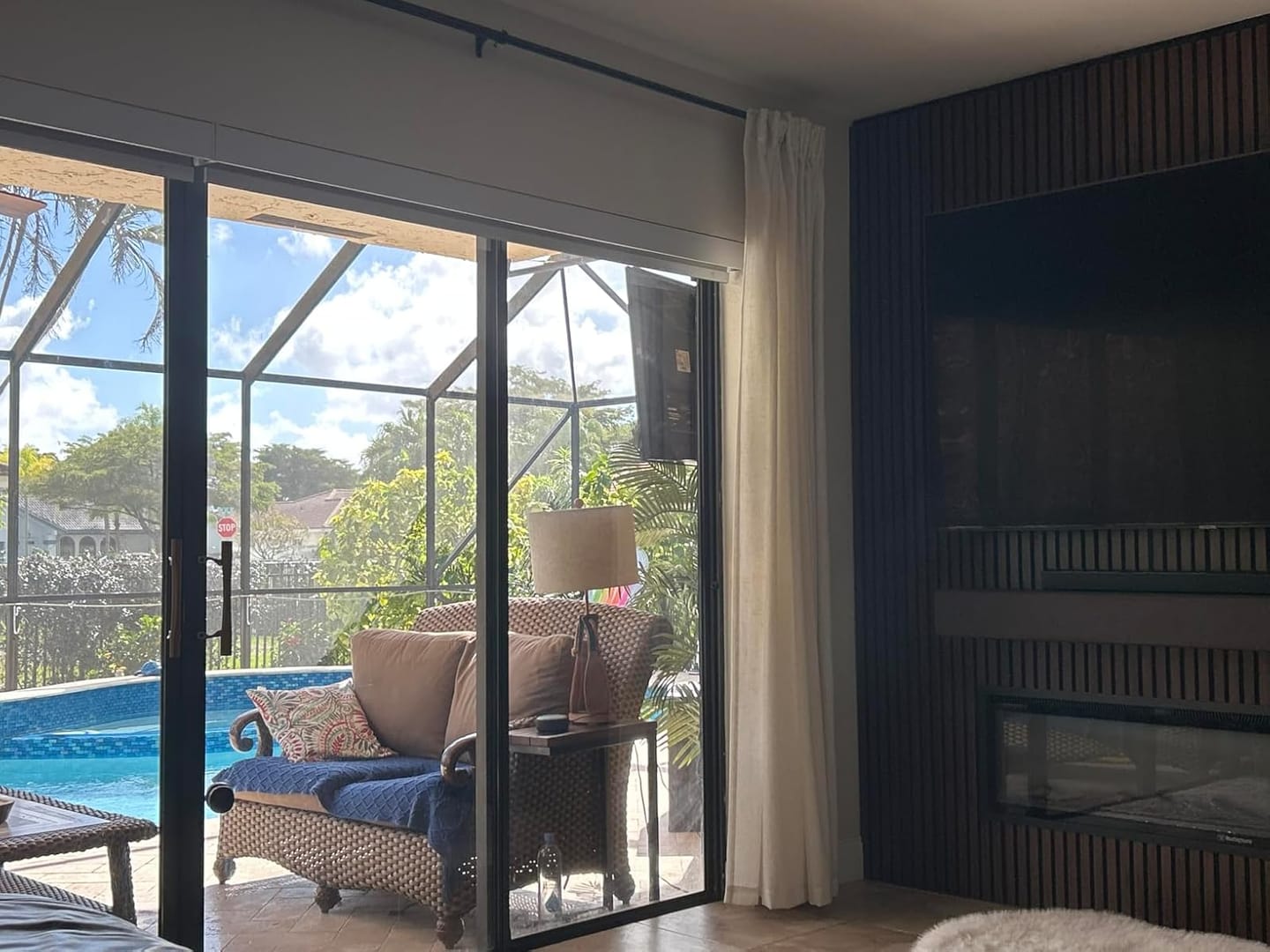 Customer photo review of Bringnox Motorized Roller Shades 100% Blackout Linen