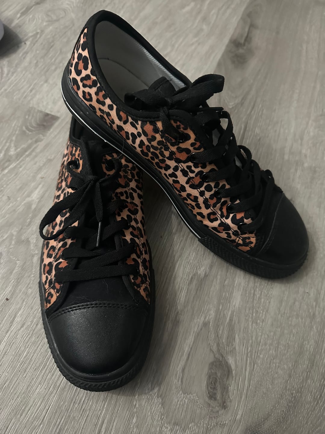 Customer photo review of LEOPARD PRINT LOW TOPS