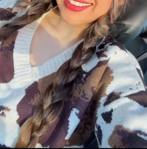 Customer photo review of SWEATER HAILEY VACA