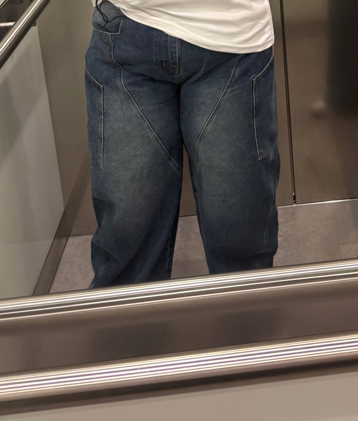 Customer photo review of Aelfric Eden  Baggy Barrel Big Pocket Jeans