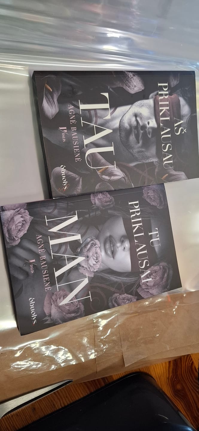 Customer photo review of Tu priklausai man (I dalis): pirmas lietuviškas dark romance (black edition)