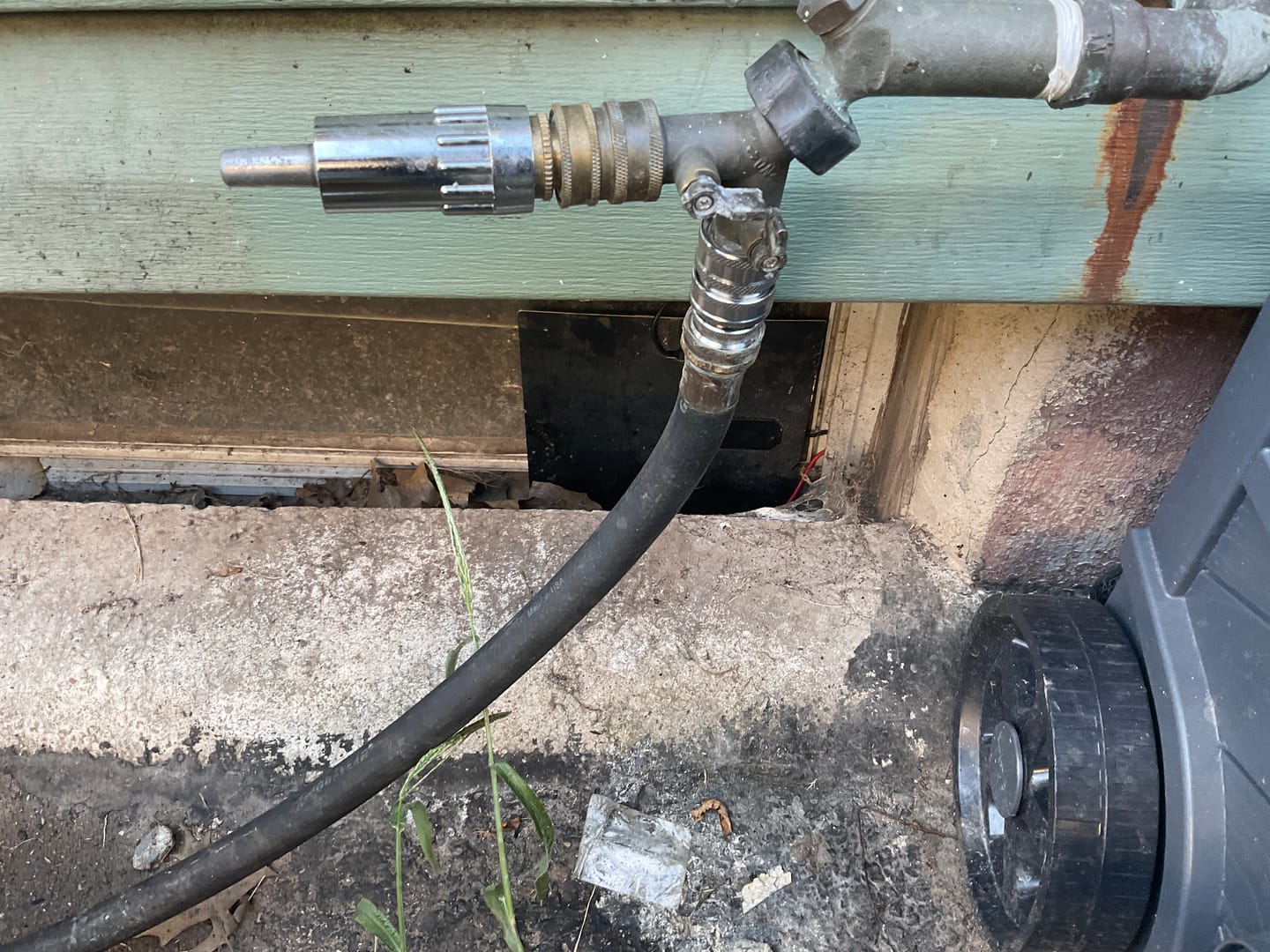 Customer photo review of Stainless Steel Garden Hose Quick Connects GHT (3 Pack)