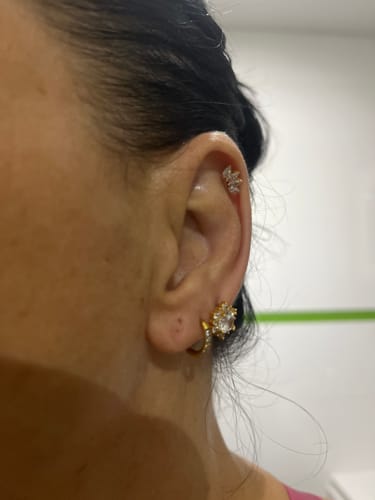 Customer photo review of Le piercing Lotus