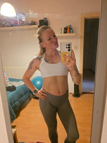 Customer photo review of DAVOMI Minimal Neckholder Sport-BH - Cream White