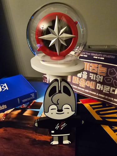 Customer photo review of Skzoo Light Stick Holder (HUG VER.) -  BUY 1 Get 1 50%