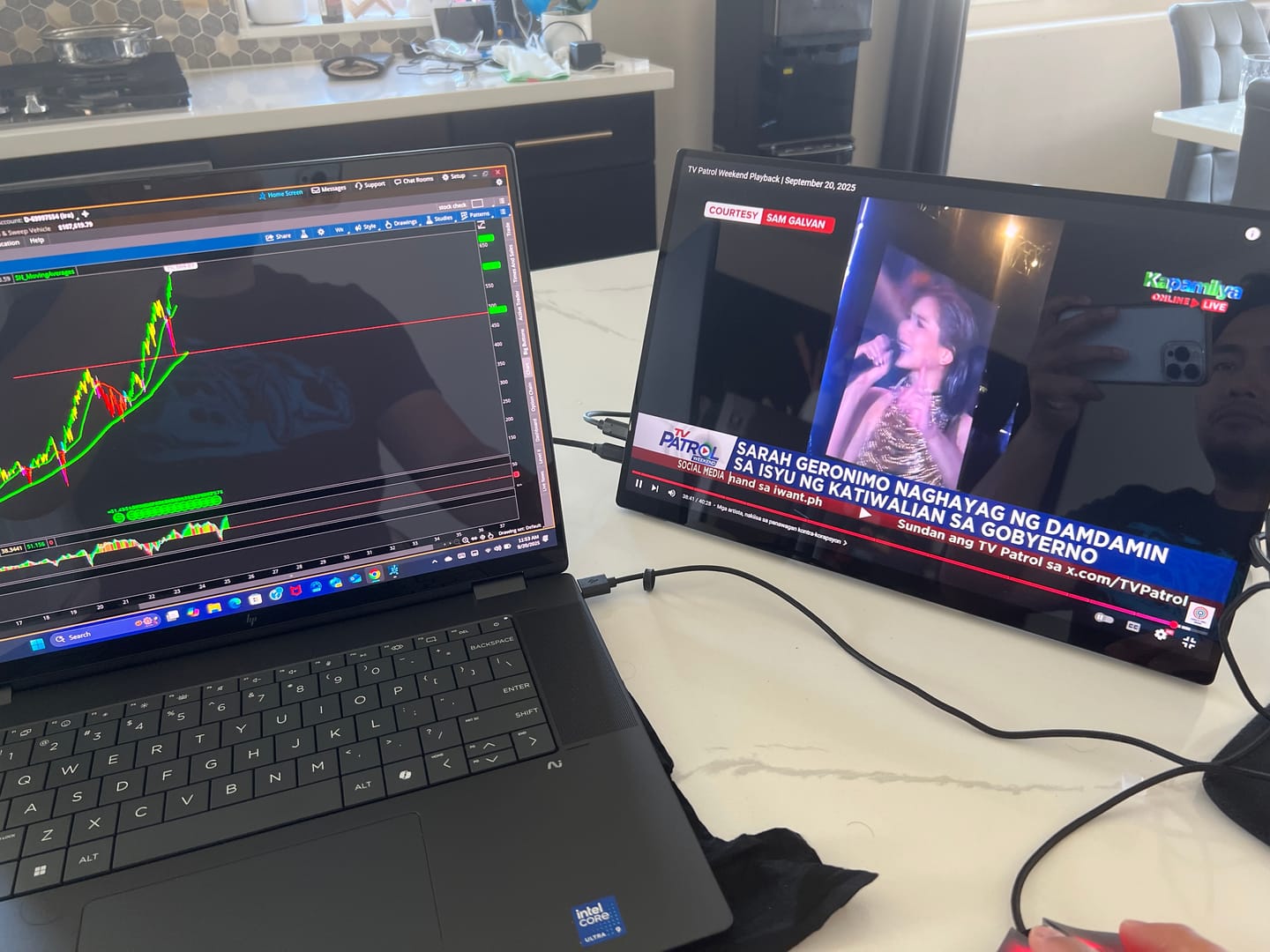 Customer photo review of MINIX SF16T 16" 100% sRGB Porable Monitor
