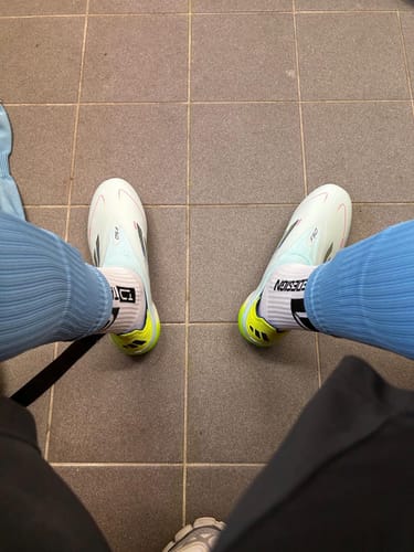 Customer photo review of F50 Elite Laceless FG Stellar Icon - Almost Blue/Bleu/Jaune