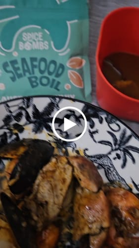 Videorecensie van een klant over Seafood Boil Bomb