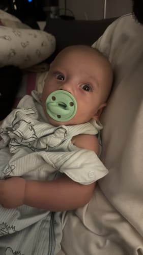 Customer photo review of Pack 2 Chupeteros + 1 Chupete DIAMOND By Nenina & Co Mint