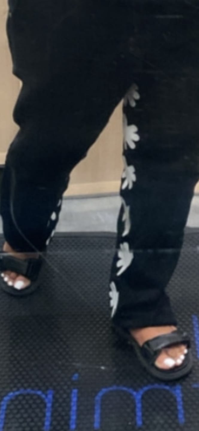 Customer photo review of Lost Shdws Classic Sweatpants "Black"