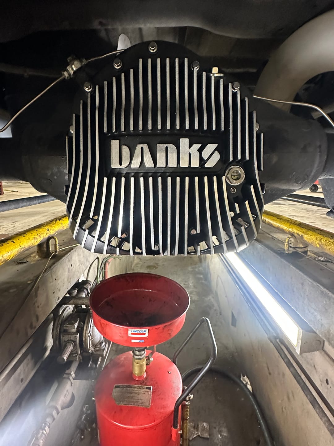 Customer photo review of 2001-2019 Duramax/ 2001-2018 Cummins Ram-Air Differential Cover (19269)