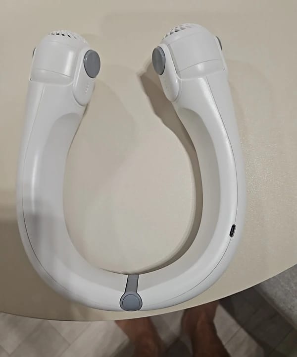 Customer photo review of Directional Rotor Neck Fan with Dual Cooling Modes