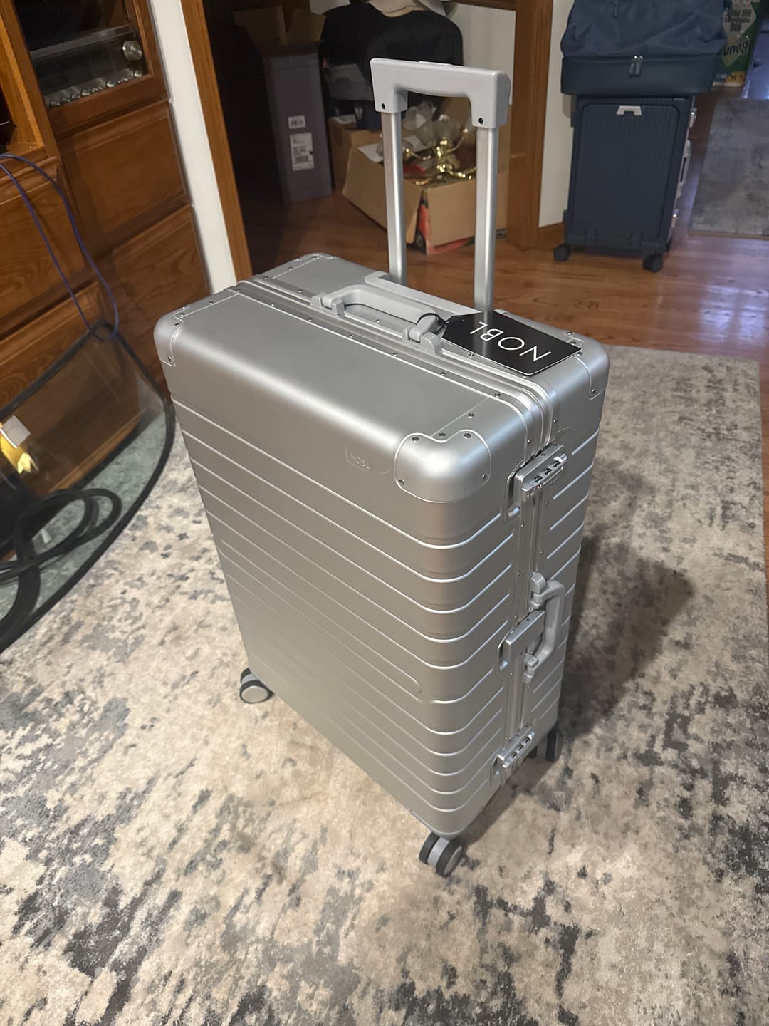 Customer photo review of Check-in: Aluminum 28"