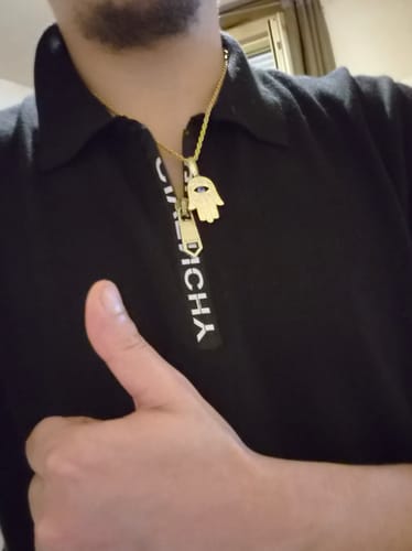 Customer photo review of COLLIER PENDENTIF MAIN DE FATMA OR JAUNE