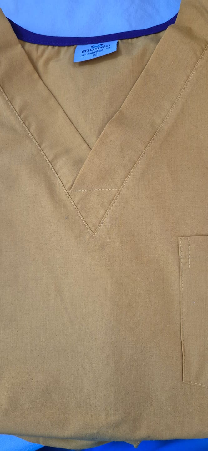 Customer photo review of Costum Medical Galben Inchis, Pentru Femei - Muștar - Model Classic