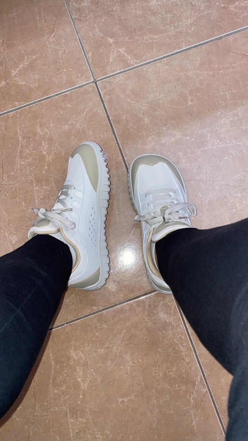 Customer photo review of Crest - Zapatos De Punta Ancha
