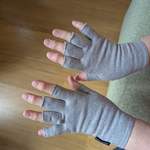 Customer photo review of Premium Onecompress™ Gloves