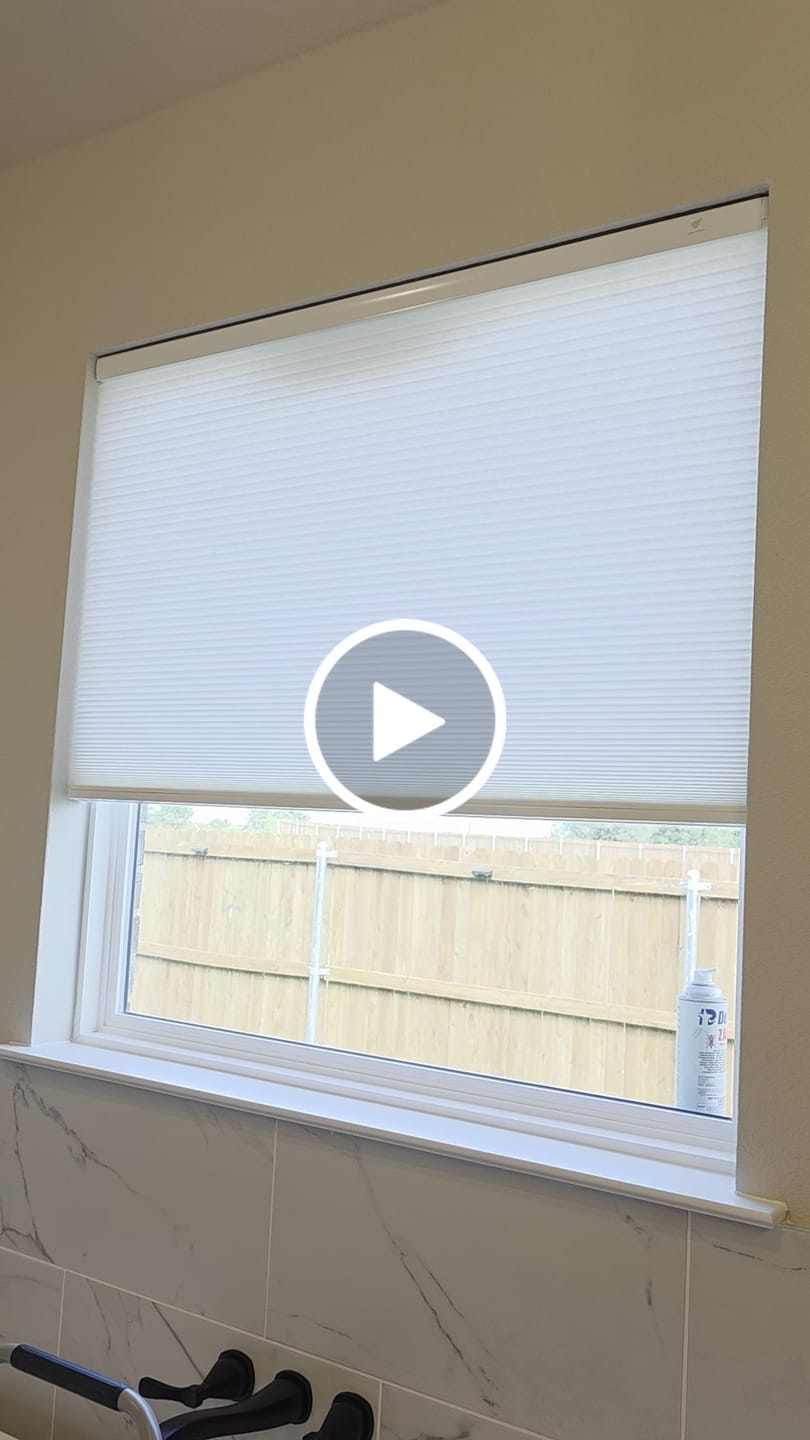 Customer video review of SmartWings Motorized Light Filtering Cellular Shades Nowa