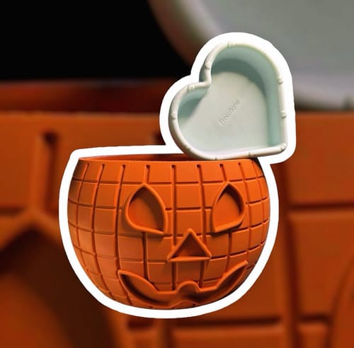 Customer photo review of FreezPumpkin Limited Halloween Edition Dog Toy